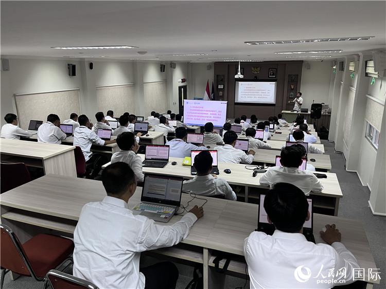 學(xué)習(xí)現(xiàn)場(chǎng)。人民網(wǎng)記者 張杰攝