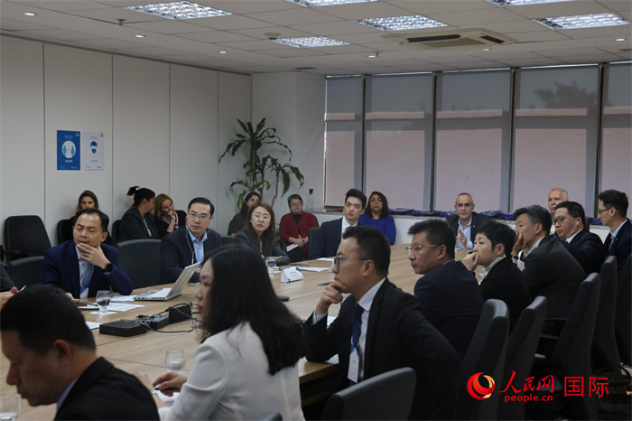 與會代表參與座談交流。人民網(wǎng)記者 時元皓攝