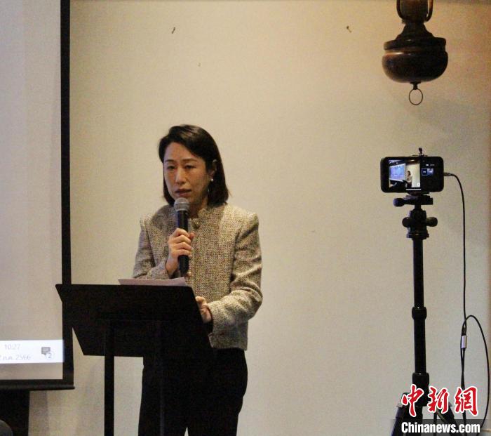 中國駐泰國大使館經(jīng)濟商務(wù)處參贊張瀟瀟致辭。<a target='_blank' href='/' _fcksavedurl='/'><p  align=