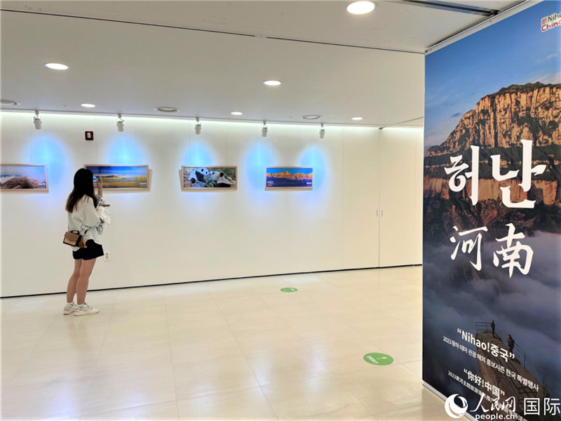 2.民眾參觀“看九曲黃河 聽華夏故事”主題展。人民網記者 馬菲攝
