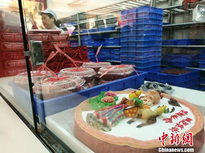 資料圖：等待銷售的重陽糕。　鐘升 攝