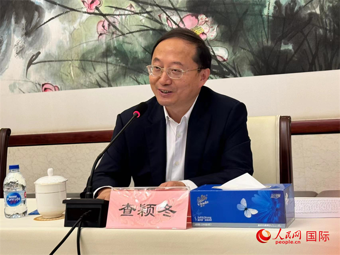 10月31日，蘇州市人民政府副市長(zhǎng)查穎冬在第五屆中法文化論壇媒體吹風(fēng)會(huì)上講話。（人民網(wǎng) 謝瑩攝）