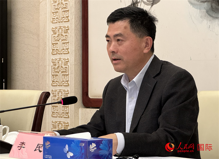 10月31日，歐美同學(xué)會(huì)秘書(shū)長(zhǎng)李民在第五屆中法文化論壇媒體吹風(fēng)會(huì)上講話。（人民網(wǎng) 謝瑩攝）