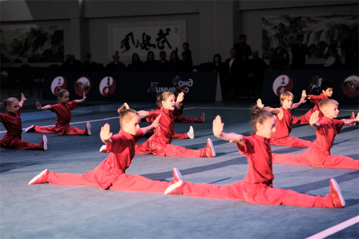 俄羅斯青少年在開(kāi)幕式上進(jìn)行武術(shù)表演。駐俄羅斯大使館供圖