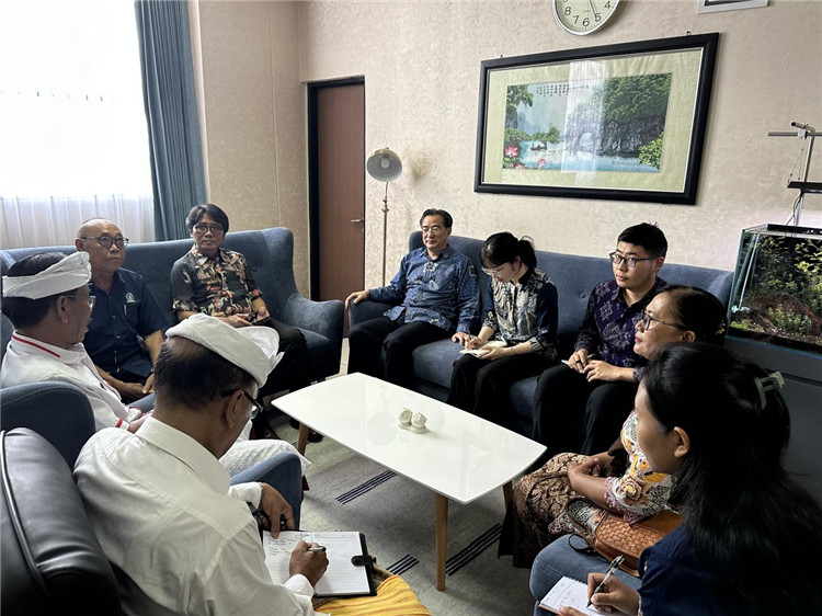 會談現(xiàn)場。巴陵康孔子學院供圖
