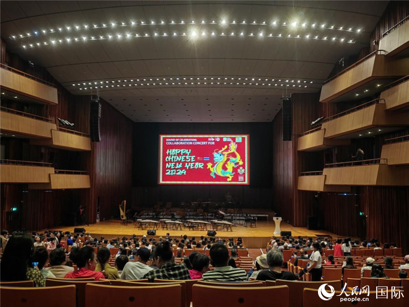 “歡慶之聲—2024歡樂春節(jié)音樂會”14日在泰國瑪希隆王子音樂廳舉行。人民網(wǎng)記者 楊一攝