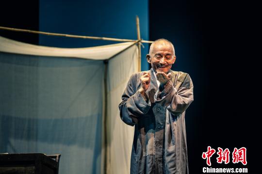 游本昌《弘一法師·最后之勝利》劇照。游思涵 攝