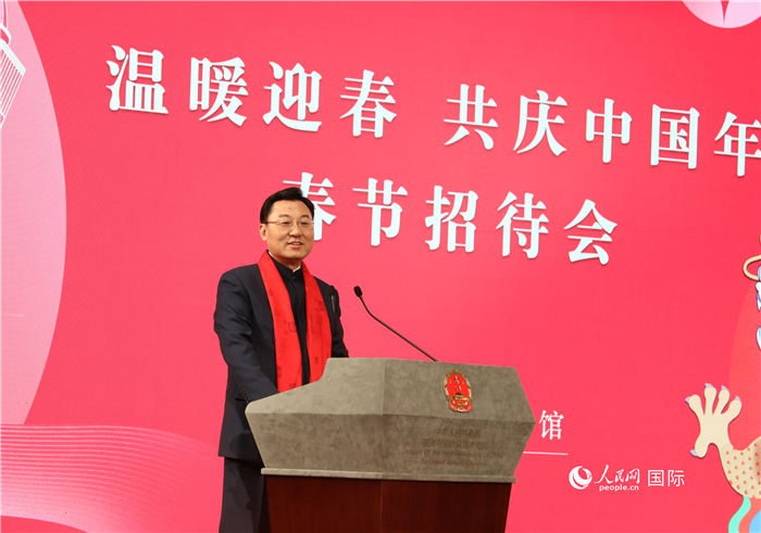 中國(guó)駐美國(guó)大使謝鋒發(fā)表致辭，向全體在美同胞致以親切問(wèn)候。人民網(wǎng)記者 李志偉攝