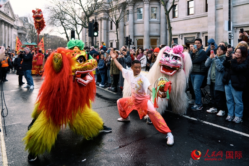 倫敦新春慶典現(xiàn)場。人民網(wǎng) 郭錦標、楊浩鵬攝