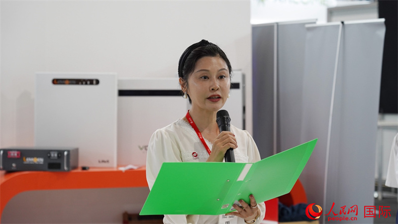 中建材海外經濟合作有限公司總經理姜婓致辭。人民網 劉暢攝