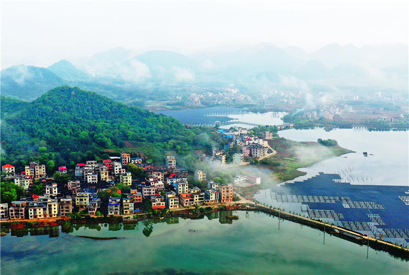 湖南省郴州市嘉禾縣千家洞水庫(kù)風(fēng)光。黃春濤攝