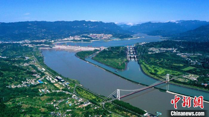 2022年夏季三峽工程為中下游補(bǔ)水。(資料圖) 湯偉 攝