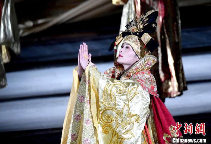 3月17日，西藏拉薩，《文成公主》大型史詩(shī)劇演出現(xiàn)場(chǎng)?！±盍?攝