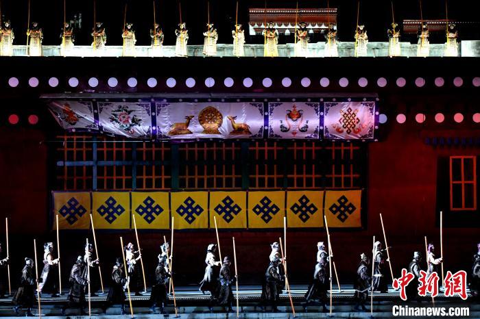 3月17日，西藏拉薩，《文成公主》大型史詩(shī)劇演出現(xiàn)場(chǎng)?！±盍?攝