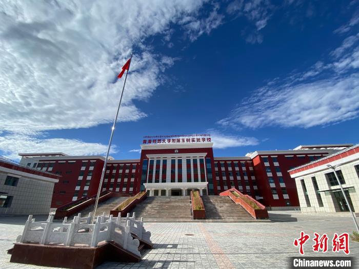 瀾滄江畔開出“教育格?；ā保含F(xiàn)代教育和生態(tài)教育并重