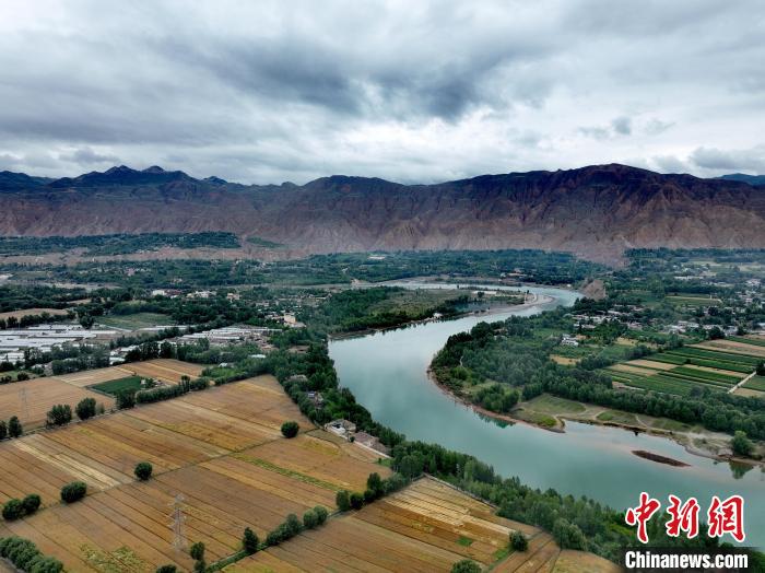 圖為黃河岸畔景色。(資料圖) 李玉峰 攝
