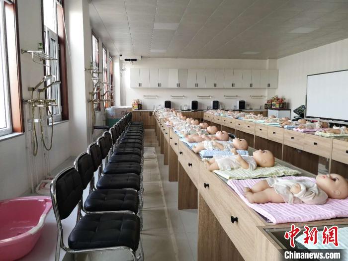 由人社部重點幫扶打造的“天鎮(zhèn)保姆”，已成為全國知名的勞務(wù)輸出品牌?！》尔惙?攝