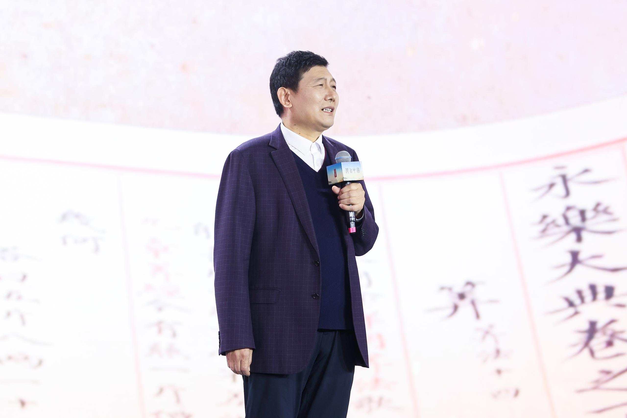 山東大學(xué)文學(xué)院講席教授、《文史哲》主編杜澤遜。人民視頻供圖