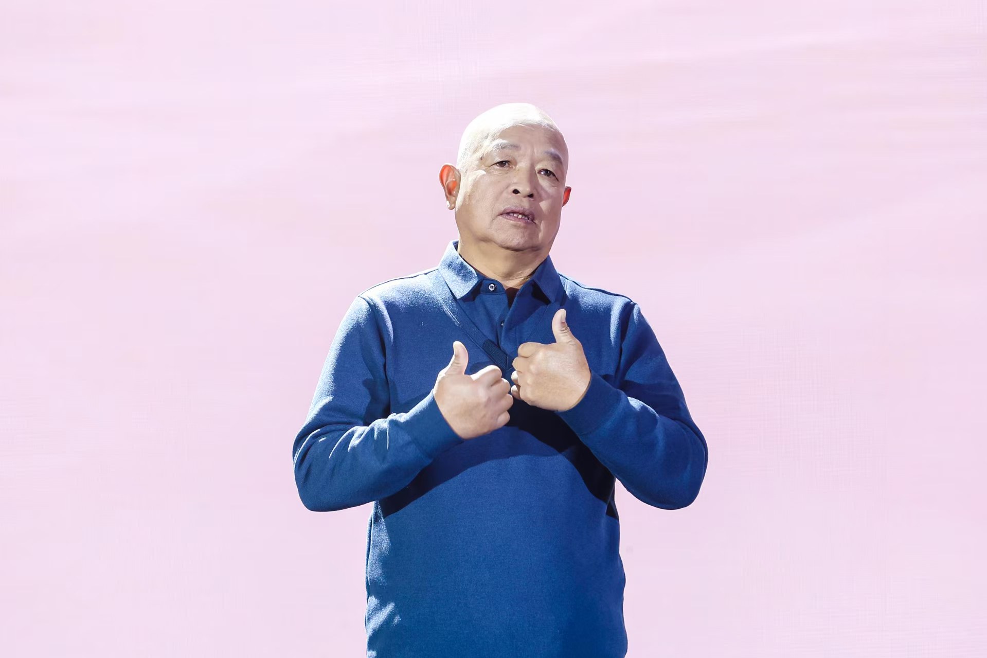 “山東好人”、煙臺市無聲洗車場經(jīng)理柳興濤。人民視頻供圖。