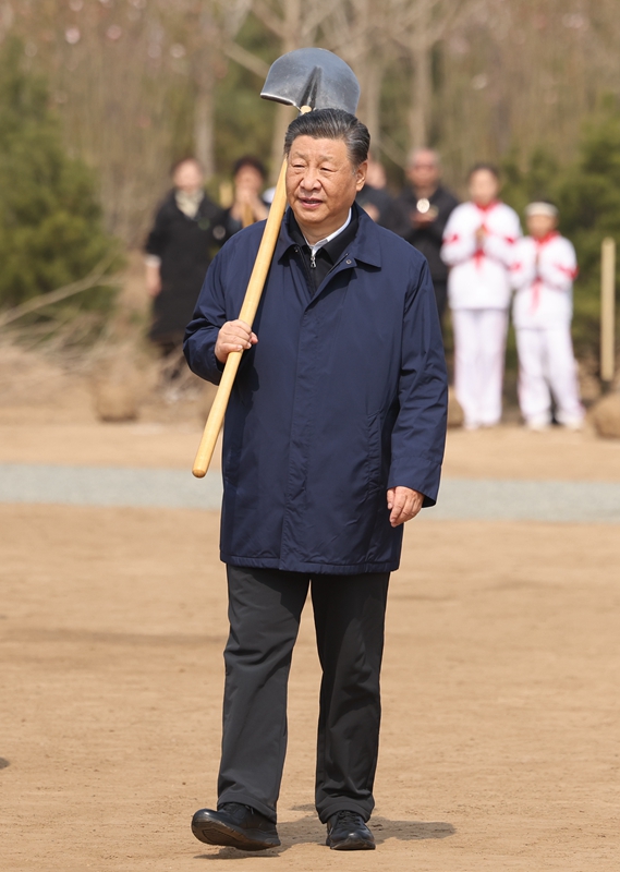 2024年4月3日，習(xí)近平總書(shū)記來(lái)到北京市通州區(qū)潞城鎮(zhèn)參加首都義務(wù)植樹(shù)活動(dòng)。
