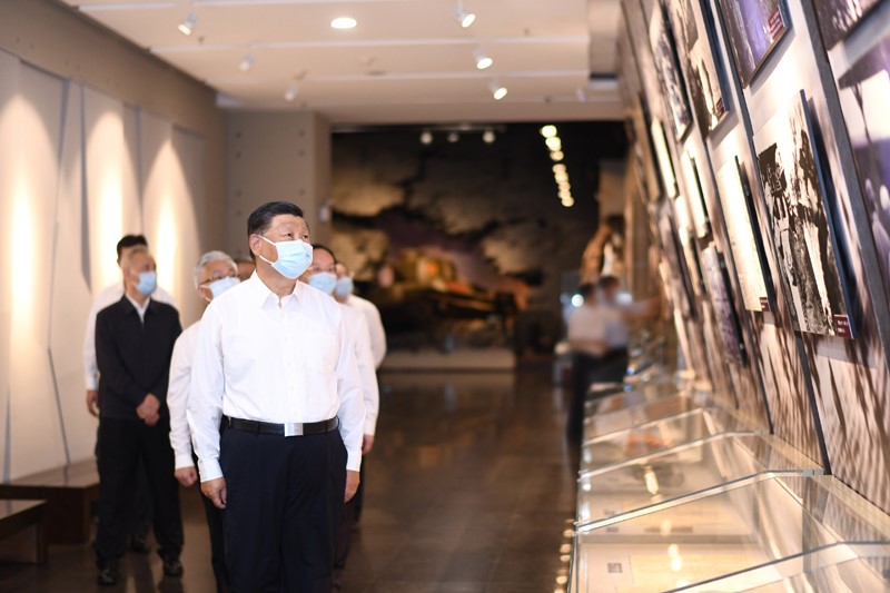 2022年8月16日至17日，中共中央總書記、國家主席、中央軍委主席習近平在遼寧考察。這是16日下午，習近平在錦州市考察遼沈戰(zhàn)役紀念館。 新華社記者 燕雁 攝