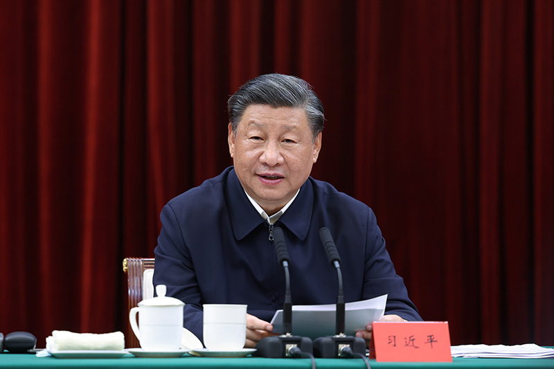 2023年10月12日下午，中共中央總書記、國家主席、中央軍委主席習(xí)近平在江西省南昌市主持召開進(jìn)一步推動長江經(jīng)濟(jì)帶高質(zhì)量發(fā)展座談會并發(fā)表重要講話。新華社記者 鞠鵬 攝