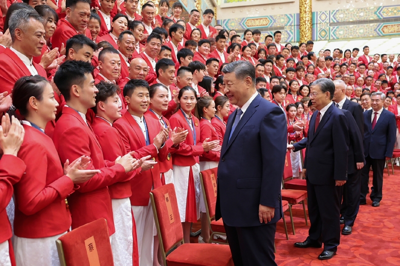 2024年8月20日，習(xí)近平總書記在人民大會(huì)堂接見第33屆夏季奧林匹克運(yùn)動(dòng)會(huì)中國體育代表團(tuán)全體成員。