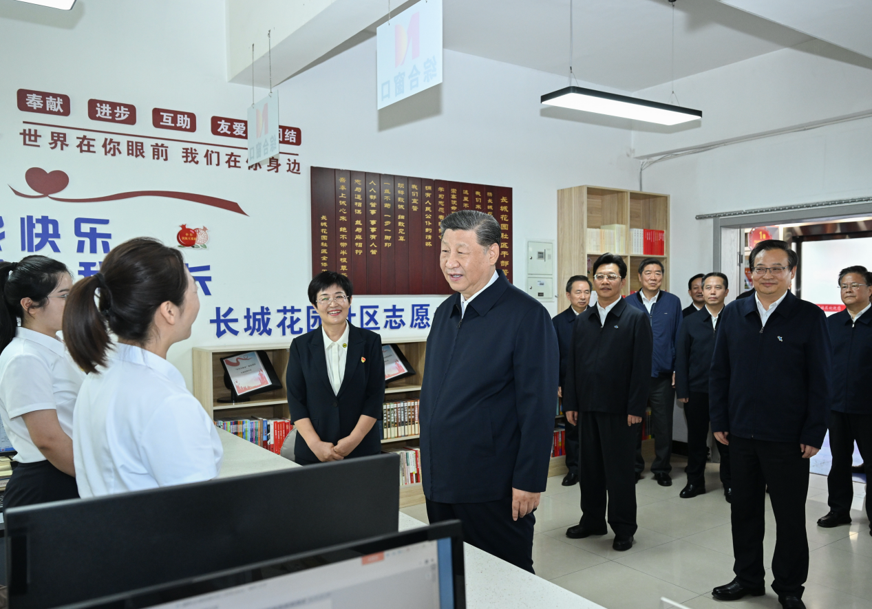 2024年6月19日，習(xí)近平總書(shū)記來(lái)到寧夏銀川市金鳳區(qū)長(zhǎng)城花園社區(qū)考察。