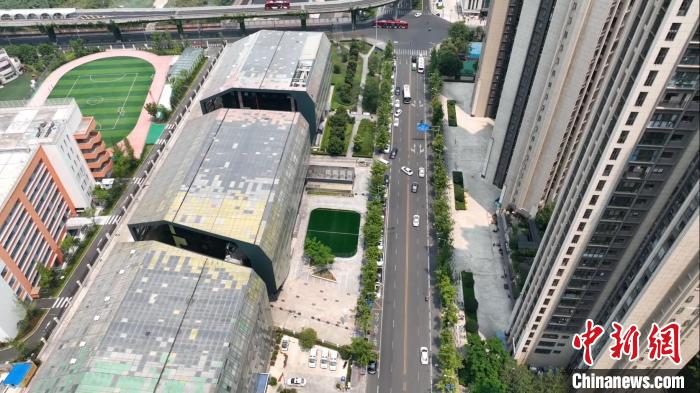 匯泉路社區(qū)一角?！「呒午?攝