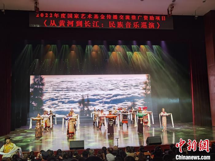 圖為演出現(xiàn)場(chǎng)。　潘雨潔 攝