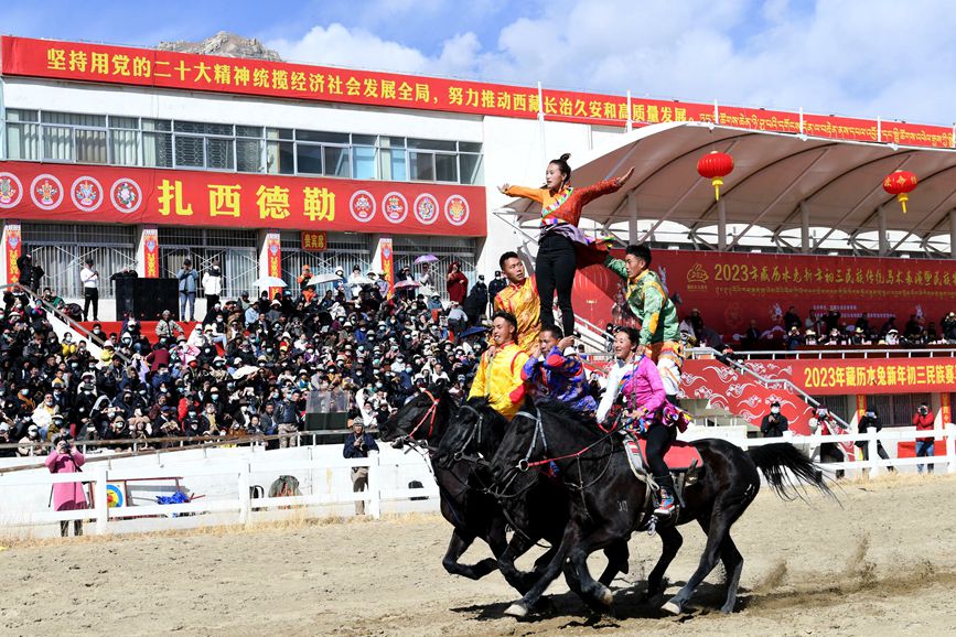 藏歷新年，精彩的馬術(shù)表演。潘多攝