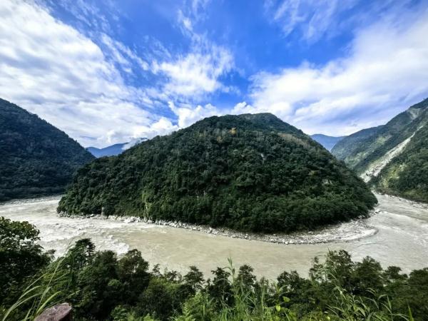 幾代建設(shè)者，歷經(jīng)半個多世紀(jì)完成！這是一條怎樣的公路？