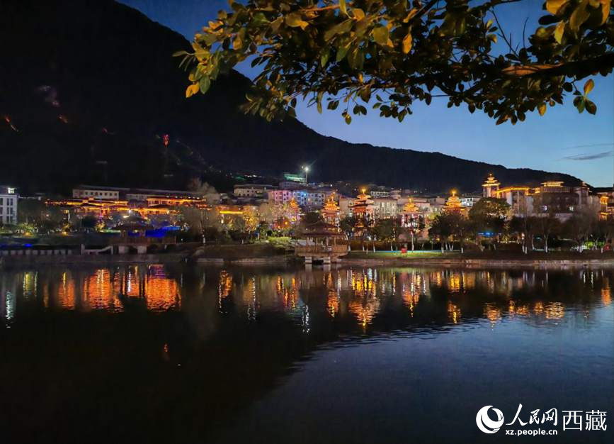 墨脫縣夜景。人民網(wǎng) 李海霞攝